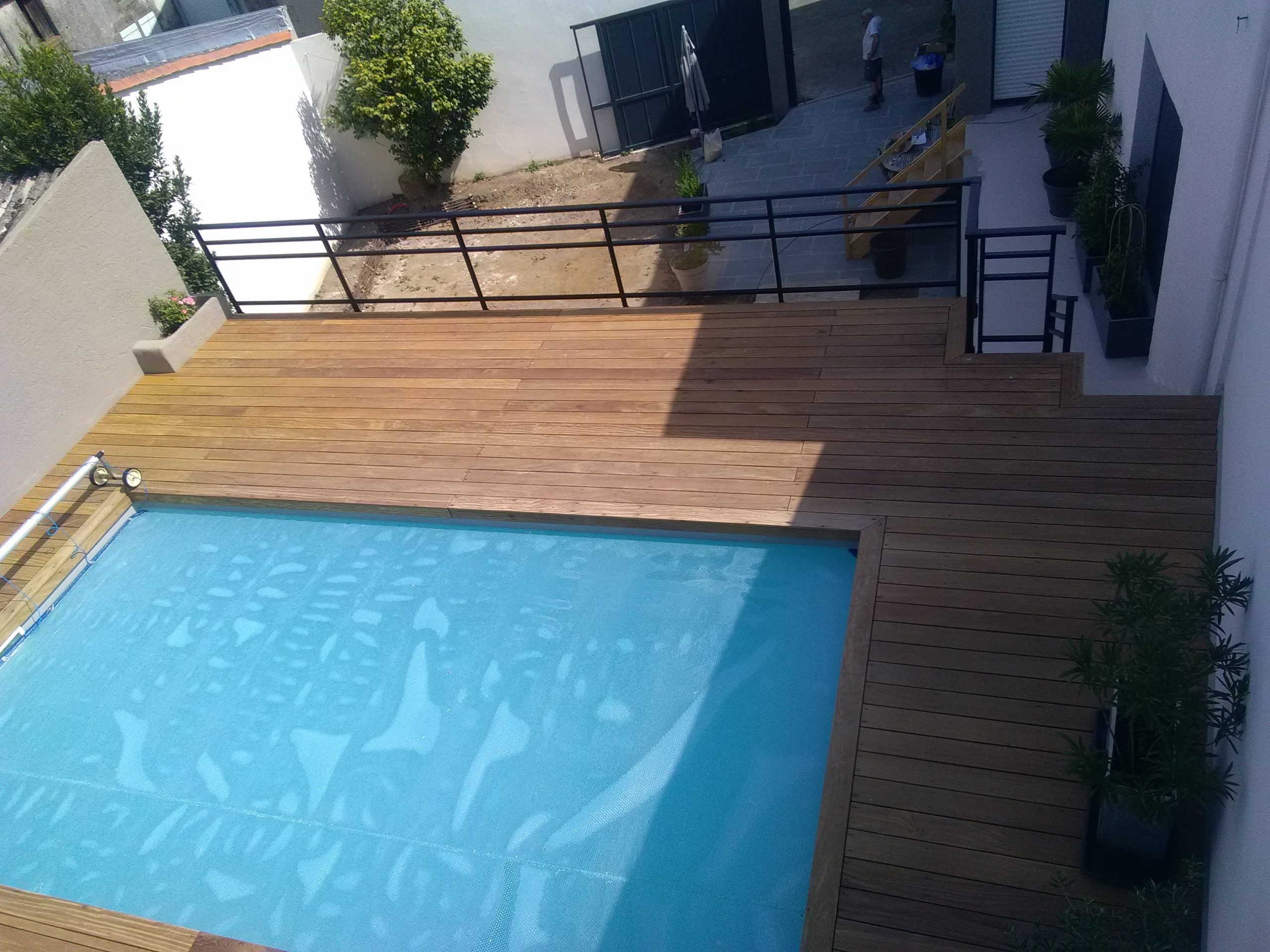 Aménagement extérieur terrasse bois piscine